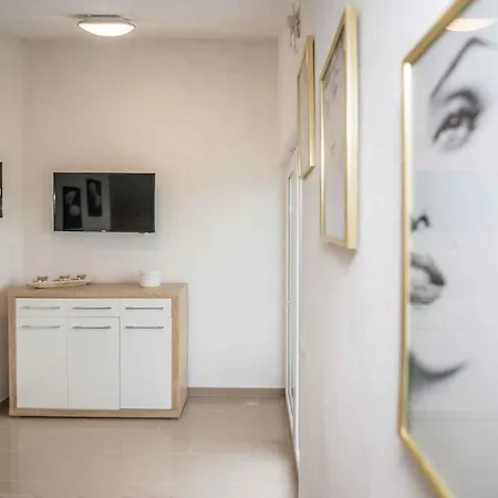 In - Insel 41269 Apartment Vir